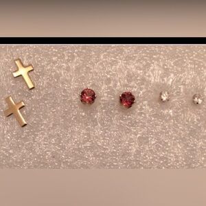 10k Yellow Gold earring - set of 3 like new